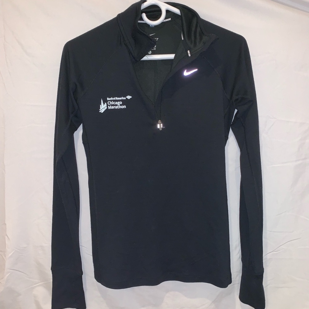 BLACK NIKE QUARTER ZIP